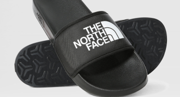 The North Face Base Camp Slıde III Tnf Black Tnf Whıte Erkek Terlik Havuz başı konforu için ağ köpük bantlar ve zemin tutan taban